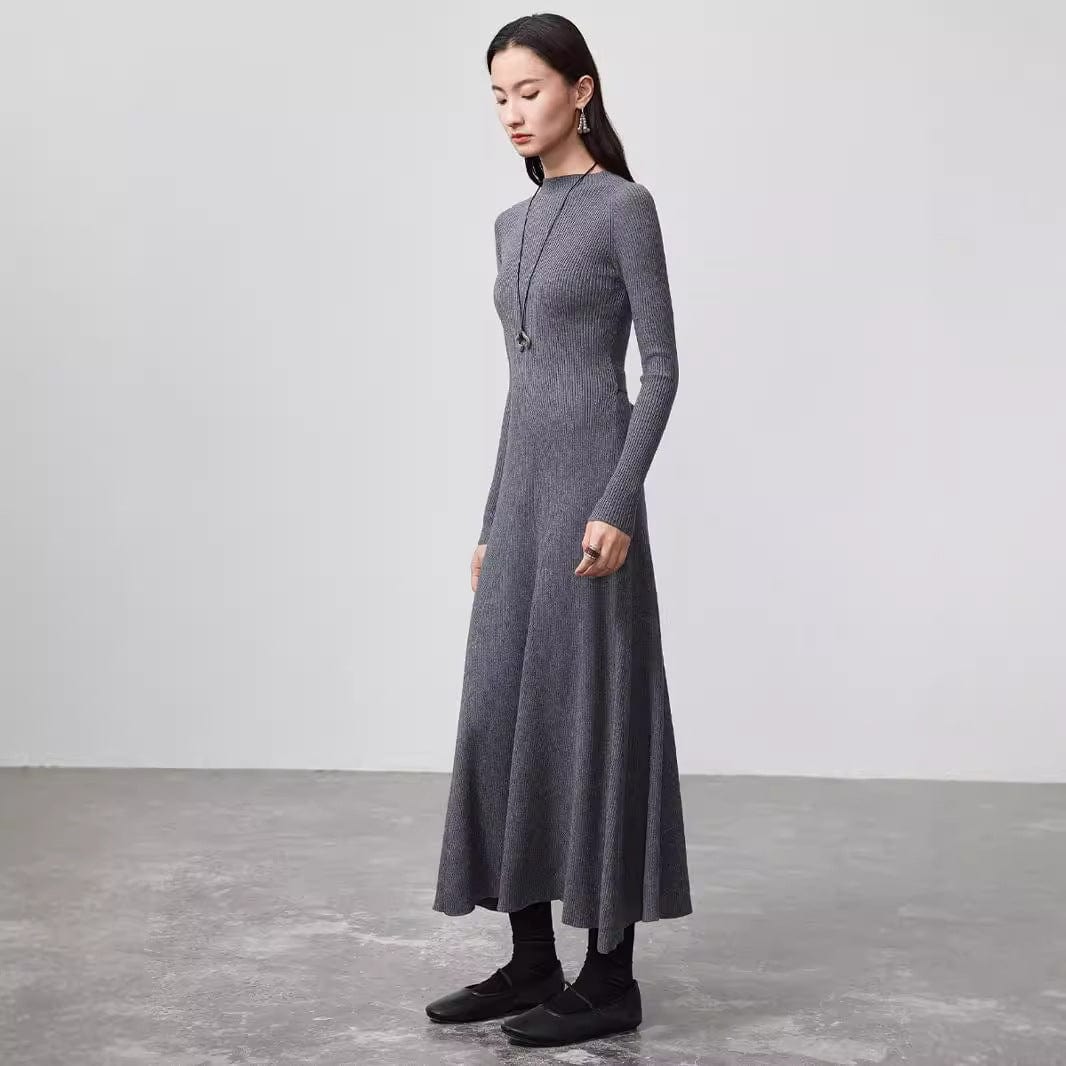Minimalist design meets practical luxury—machine-washable wool for everyday ease.