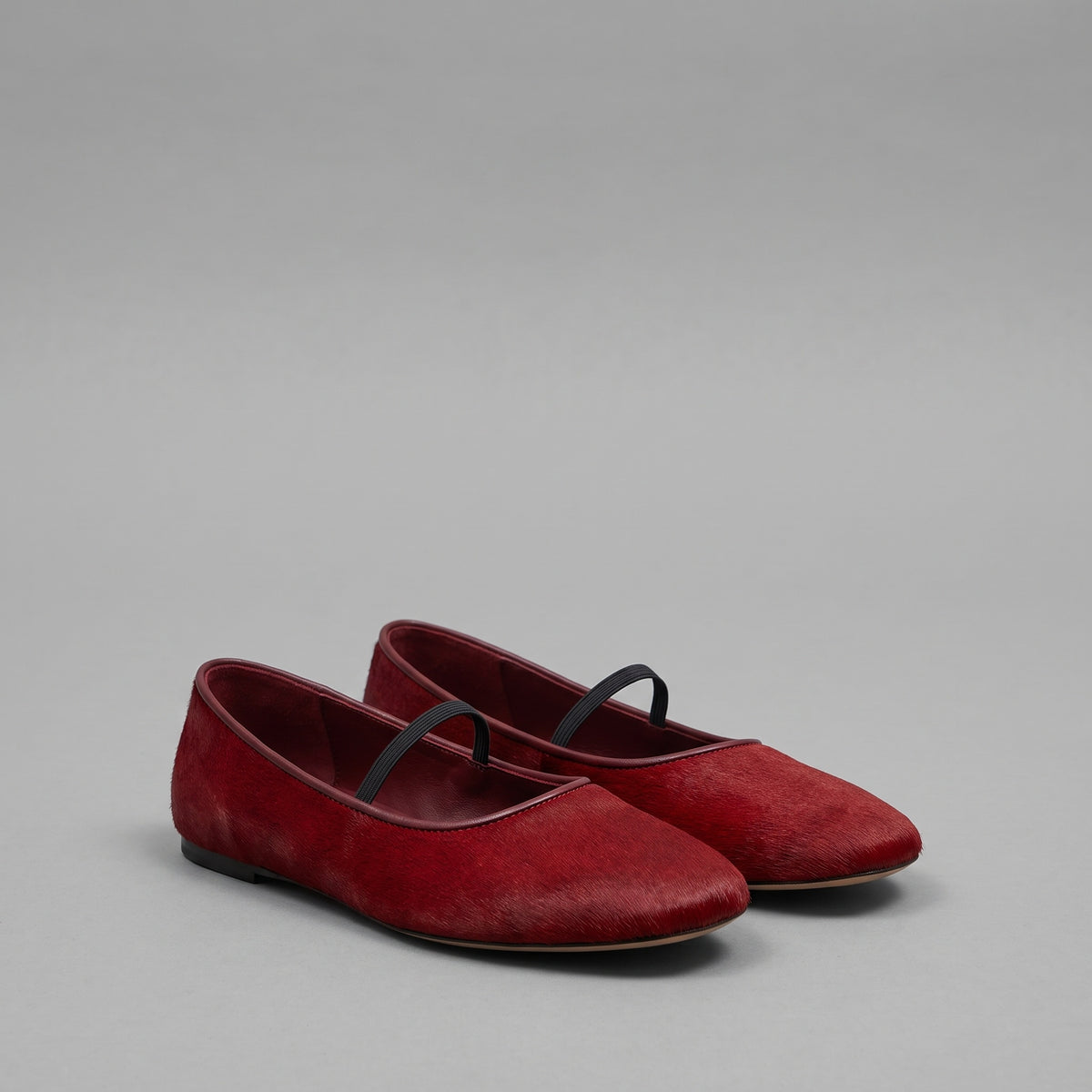 Burgundy mary jane flats in mixed horsehair, pair at an angle