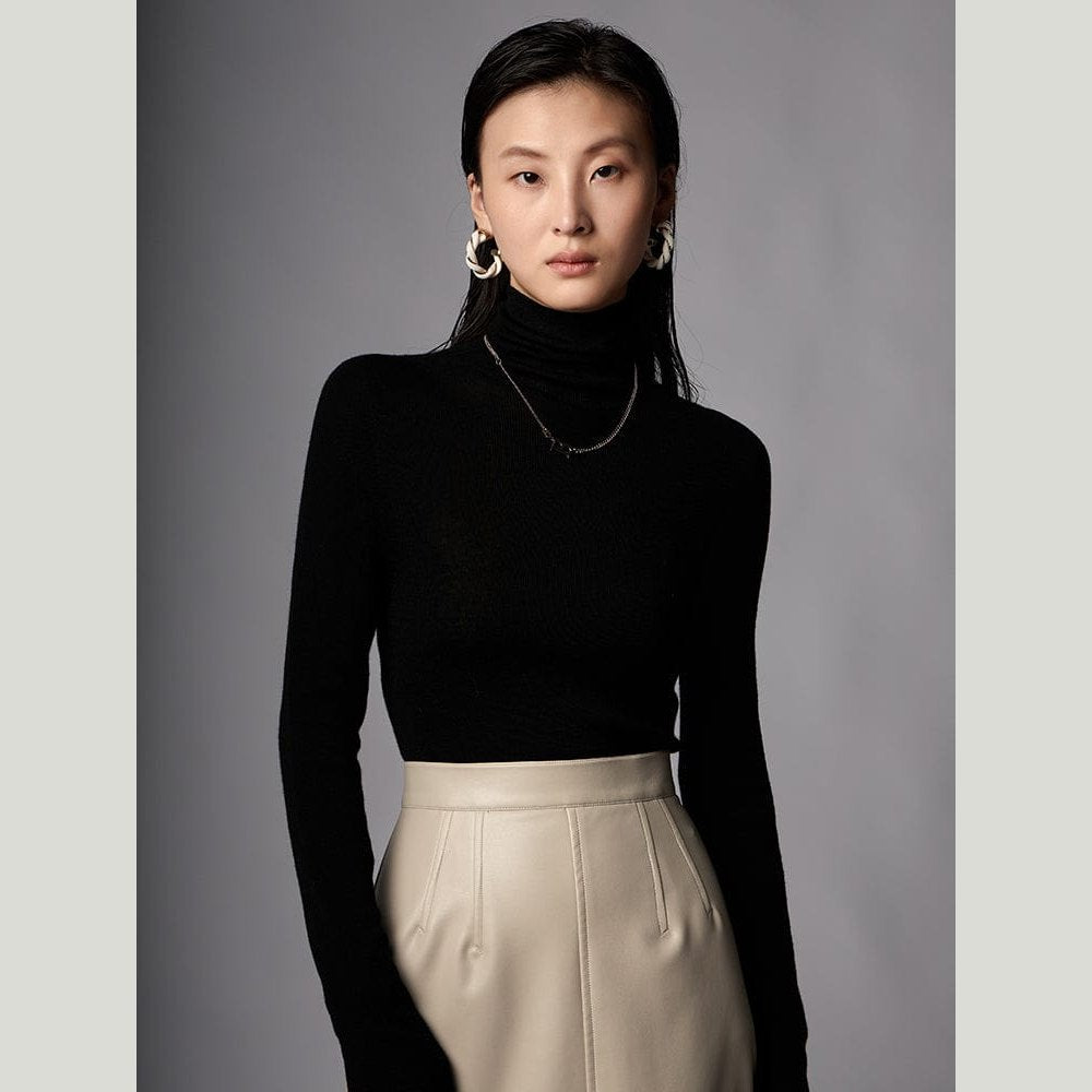 Turtleneck sweater crafted with German Biella yarn—the same trusted by luxury houses.