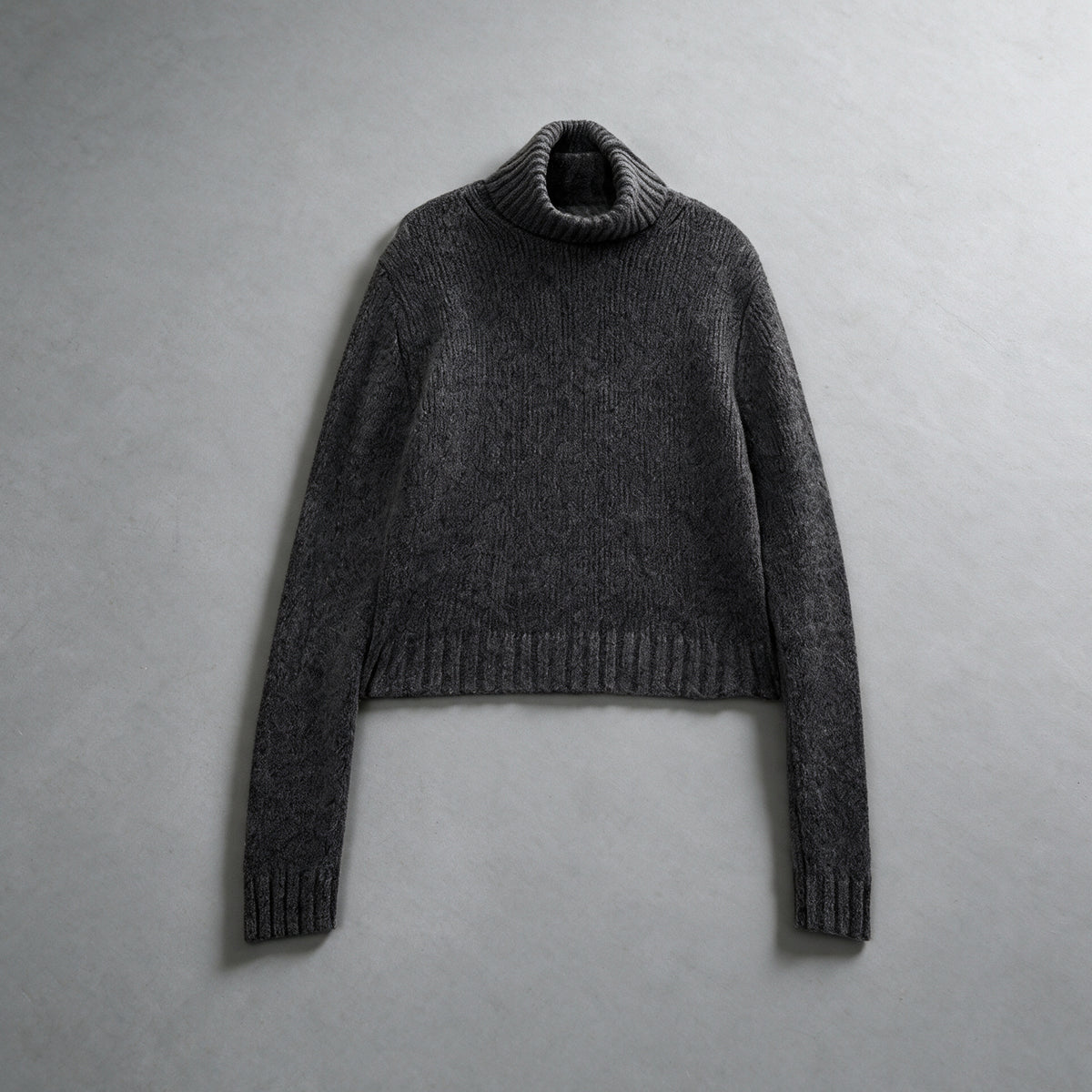 cashmere wool turtleneck sweater in dark grey, front