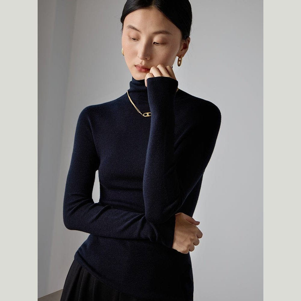 Elevated simplicity—refined enough for the city, soft enough for home.