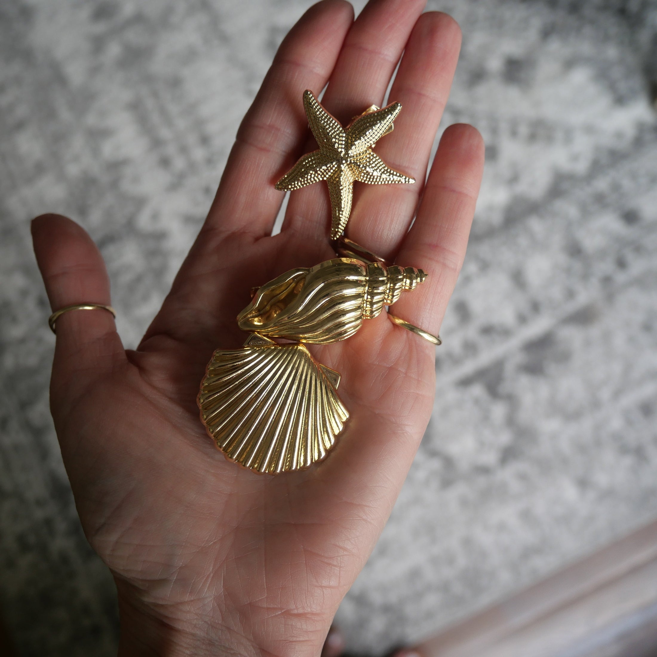 gold shell hair clip trio
