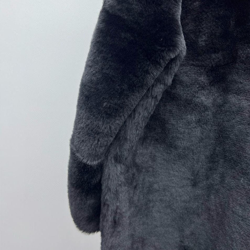 Full-Length Sheepskin Fur Coat - Timeless Craftsmanship, Elevated Warmth