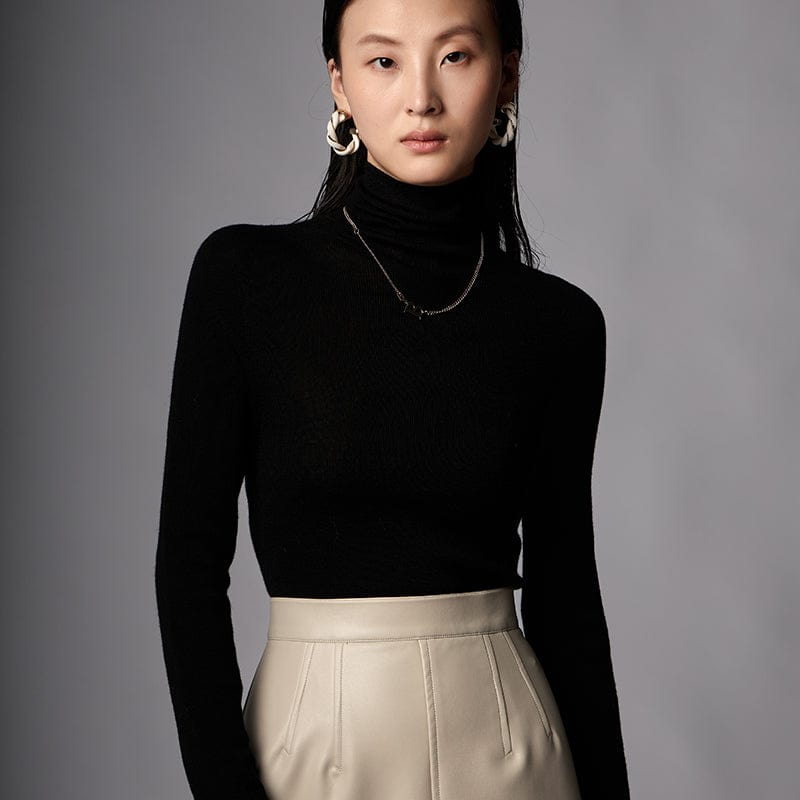 Seamless Cashmere-Silk Turtleneck - Second-Skin Softness, Elevated for Motion