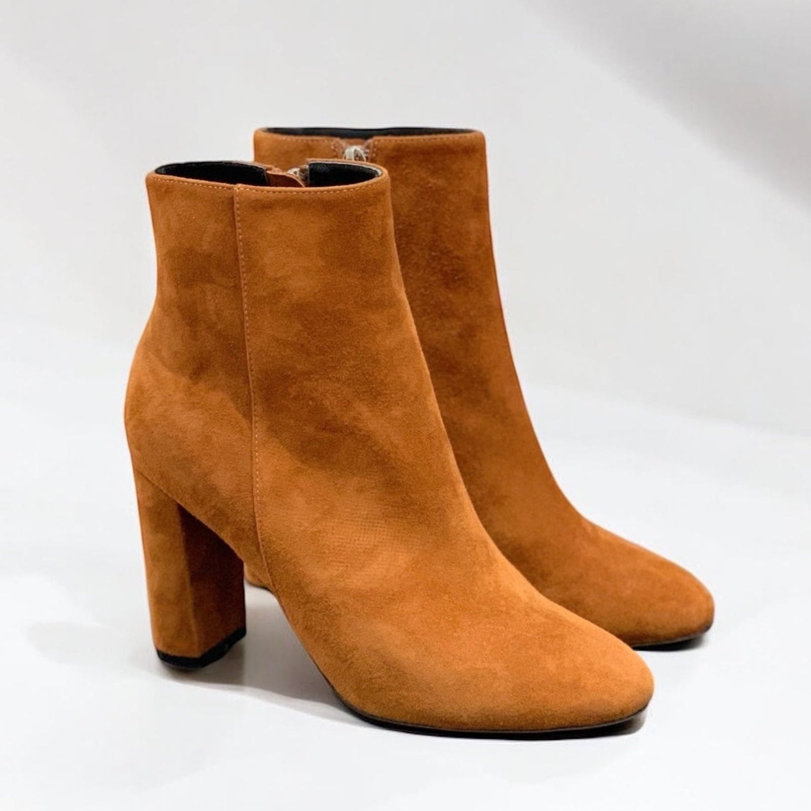 Suede block heel boots — detail